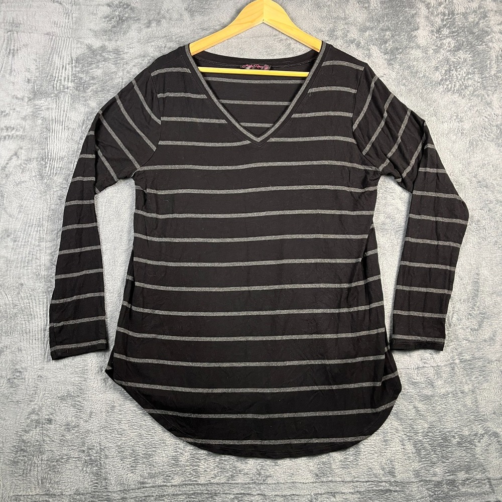 Shiela Rose Top Womens Large Black Striped Plunge V Neck Relaxed Fit Curved Hem